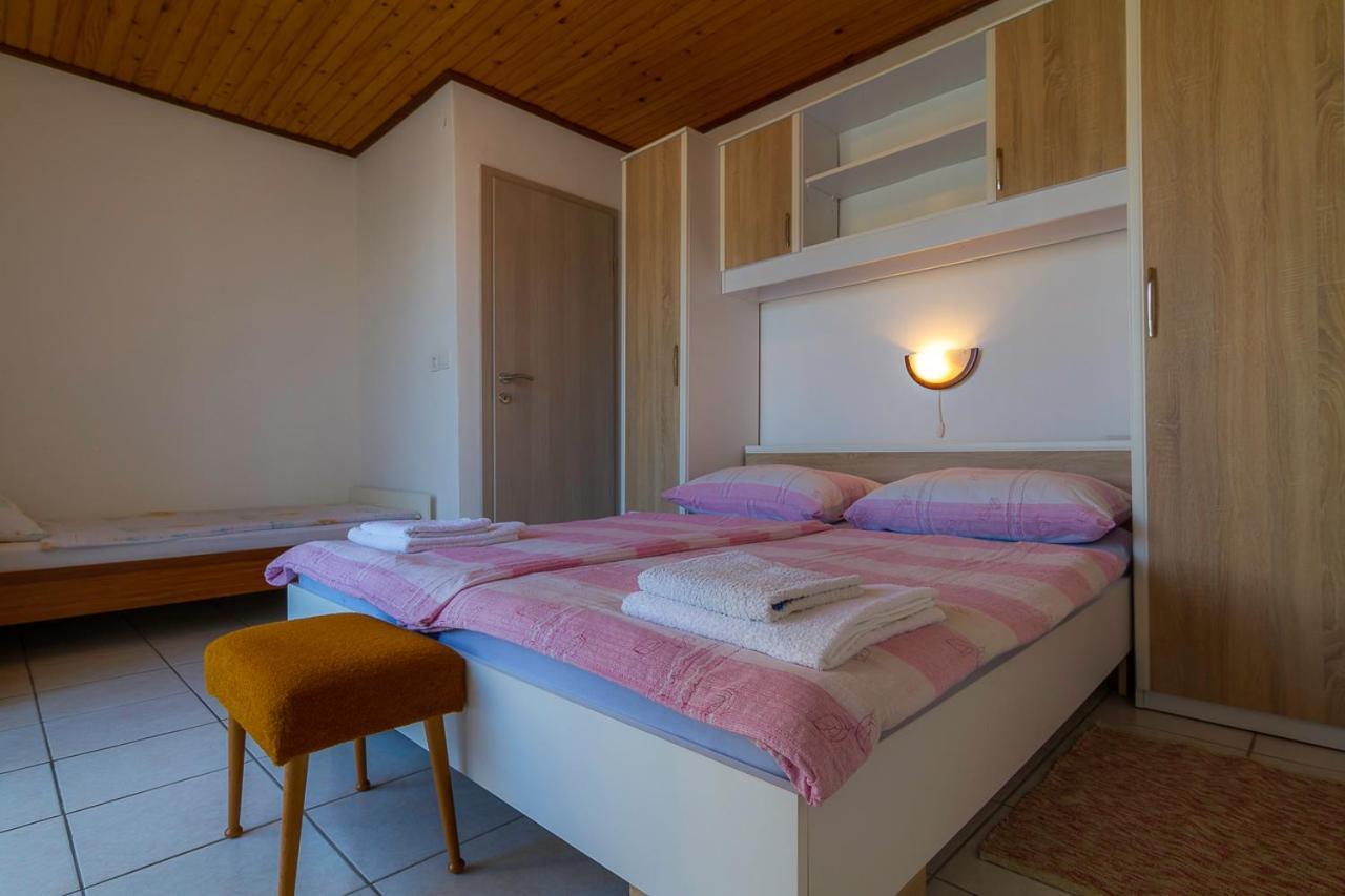 Apartment Tariba Supetarska Draga Esterno foto