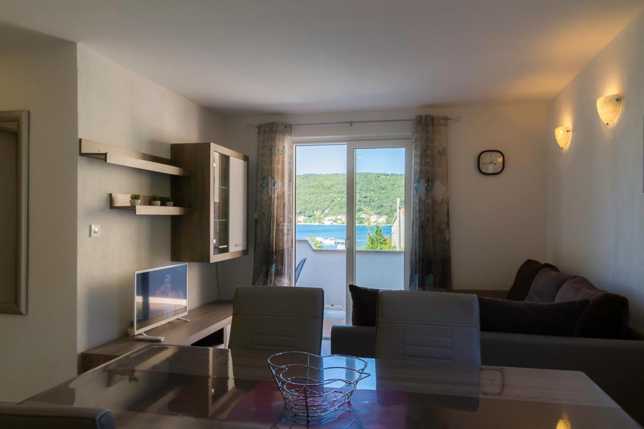 Apartment Tariba Supetarska Draga Esterno foto