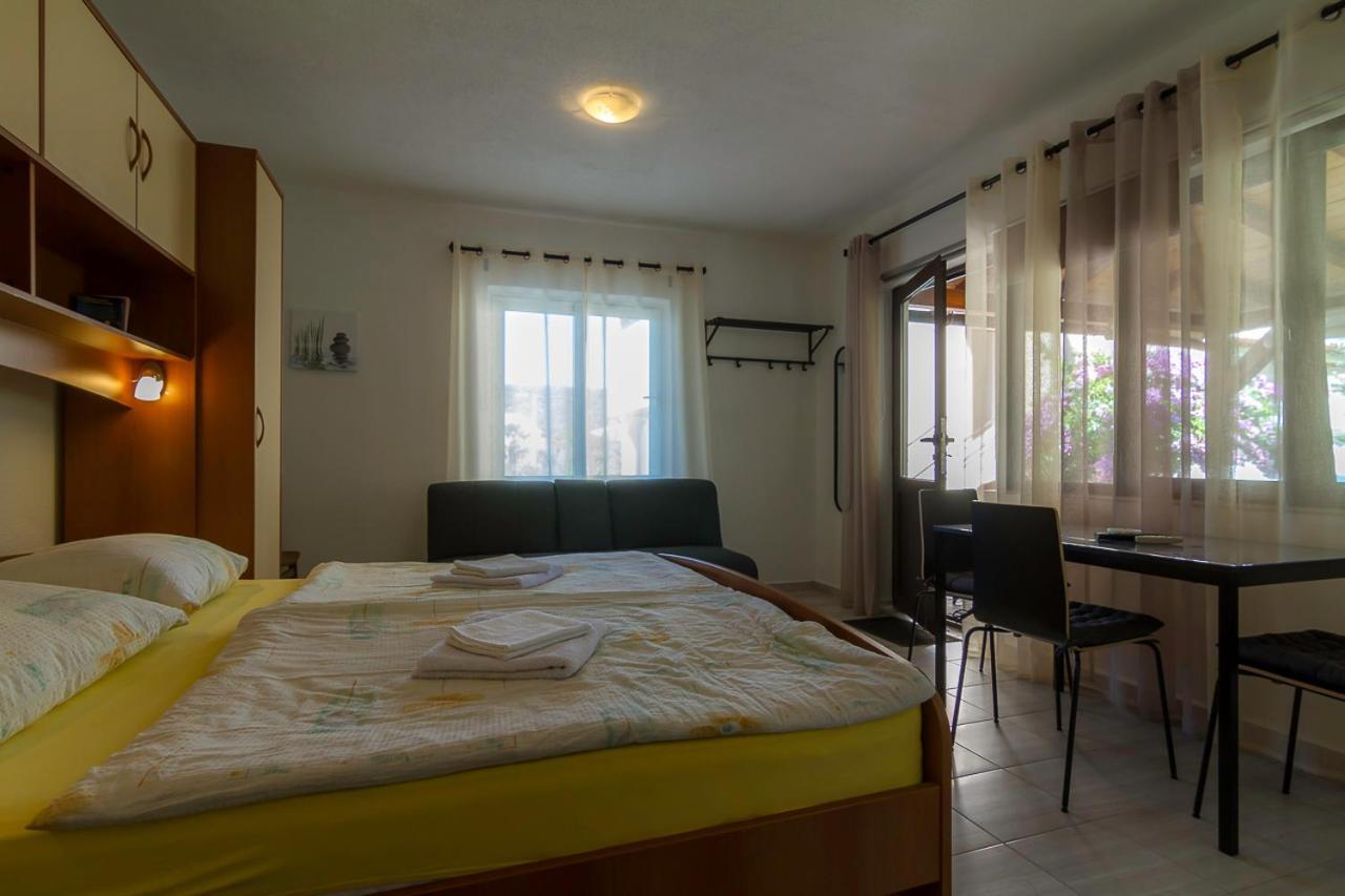 Apartment Tariba Supetarska Draga Esterno foto