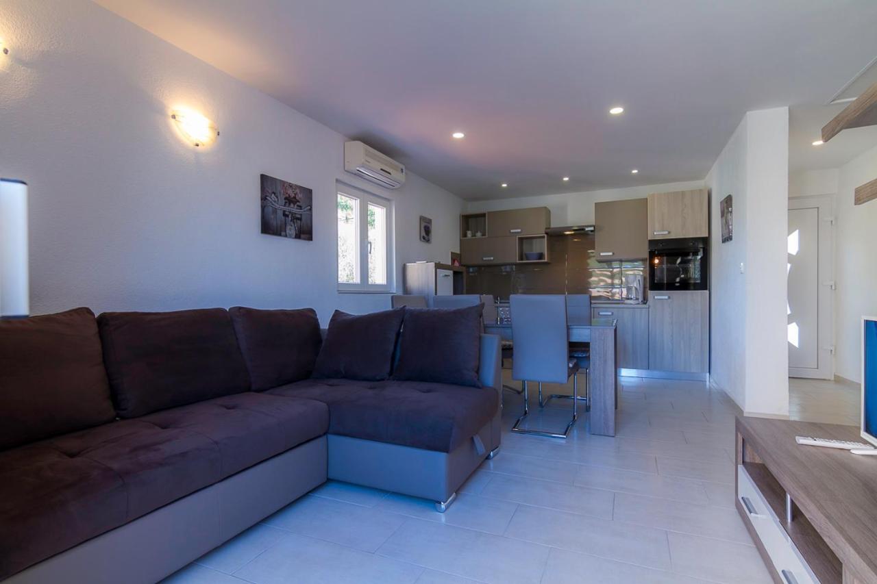 Apartment Tariba Supetarska Draga Esterno foto